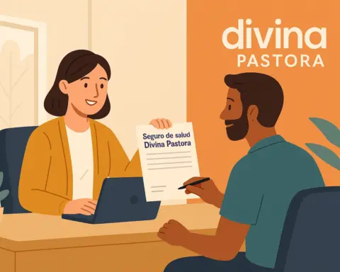 Asesora entregando una póliza de seguro de salud Divina Pastora a un cliente dispuesto a firmar