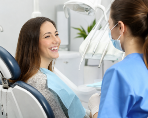 Seguro dental Sanitas: coberturas, precios, packs y ventajas